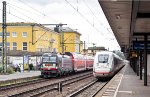 Regional passenger service and Ice Train side-by-side at Fulda Hauptbahnhof